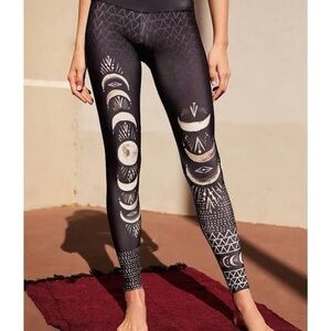 Onzie High Rise Graphic Legging